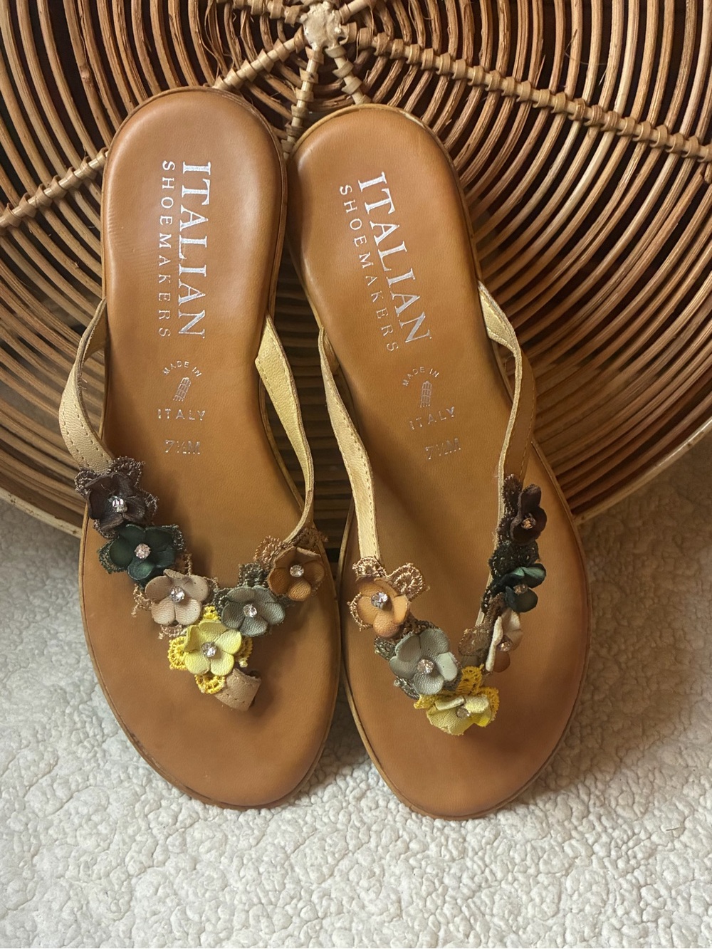 Italian Shoemakers Floral Rhinestone Thong Sandals Size 7.5 Made in Italy